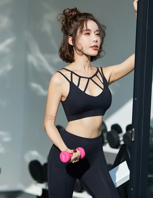 Spring and summer sexy hollow sling sports Fitness female gathering shocks and stamina dry sports underwear